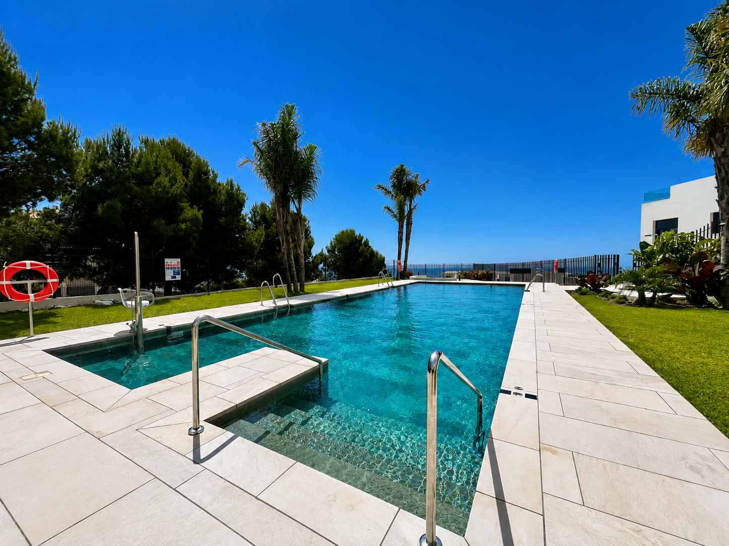 Panorama Pool Area